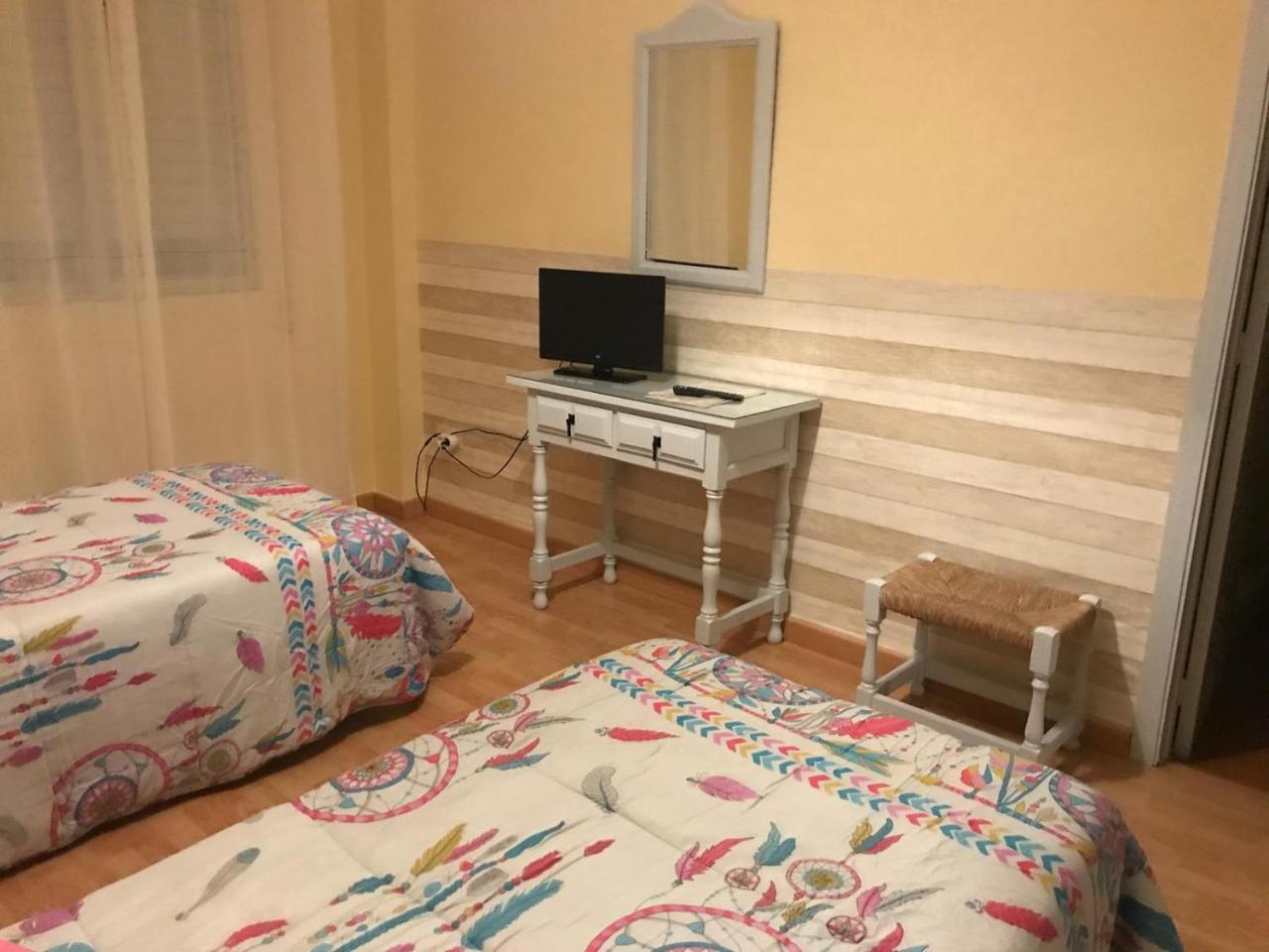 מלון Torremegía Hostal Restaurante Milenium מראה חיצוני תמונה