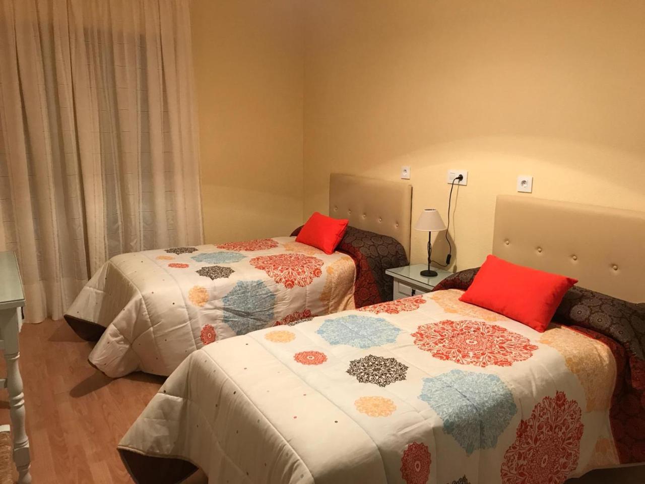מלון Torremegía Hostal Restaurante Milenium מראה חיצוני תמונה
